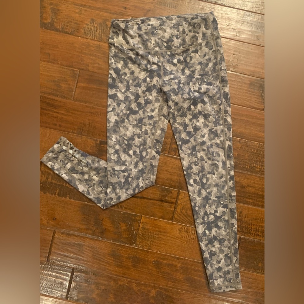 Mono B Camo Earthy Tones Leggings - M